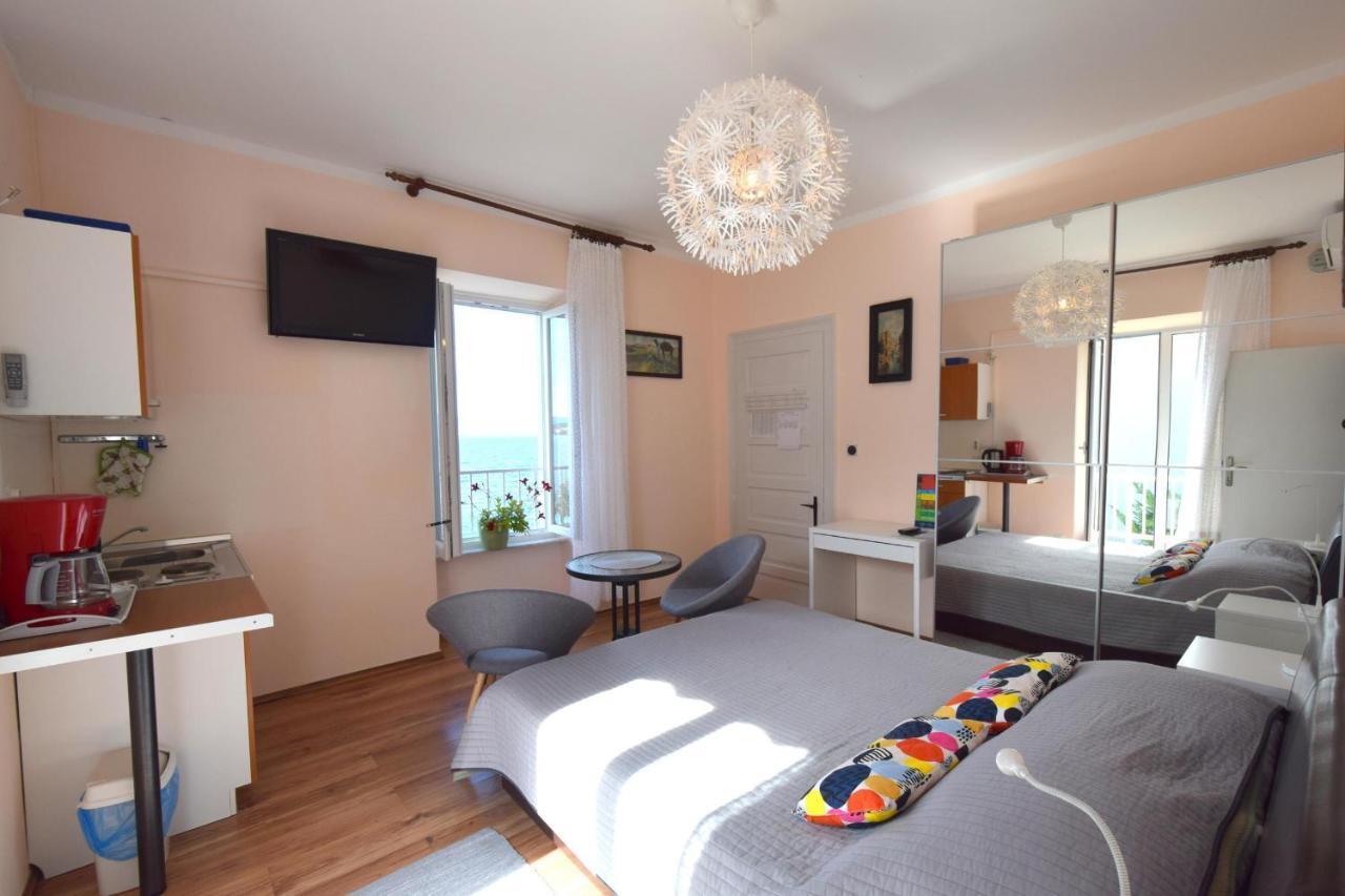 Apartments Margarita Malinska Ngoại thất bức ảnh